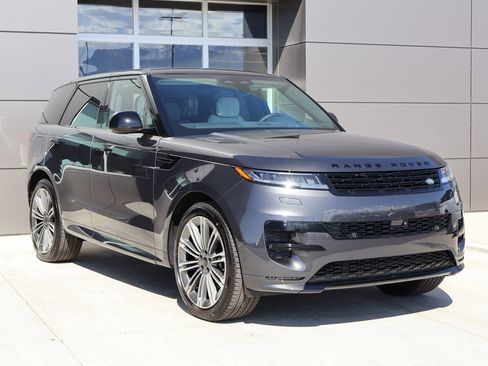 New 2026 Land Rover Range Rover Sport Dynamic SE AWD/4WD image 3