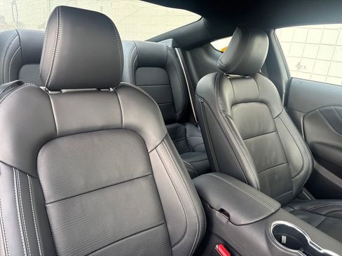 Used 2025 Ford Mustang GT Premium image 25