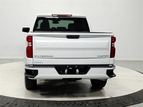Used 2025 Chevrolet Silverado 1500 Custom image 6