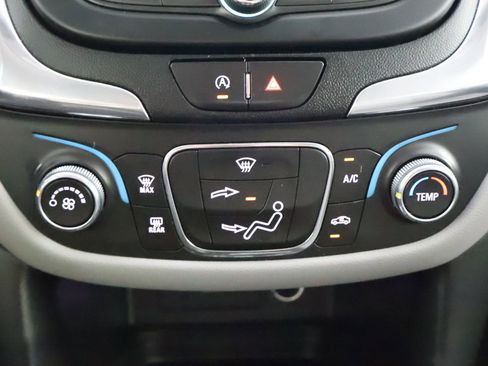 Used 2022 Chevrolet Equinox LS w/ LS Convenience Package FWD image 42