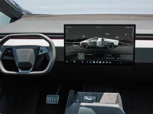 Used 2025 Tesla Cybertruck AWD Crew Cab image 8