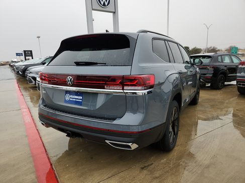 New 2026 Volkswagen Atlas SE image 7