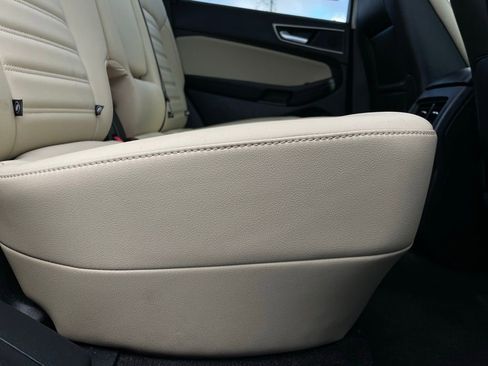Used 2019 Ford Edge SEL w/ Equipment Group 201A image 38