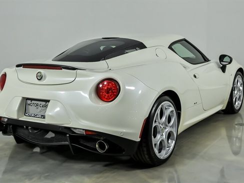 Used 2016 Alfa Romeo 4C Coupe w/ Coupe Track Package 1 RWD image 10