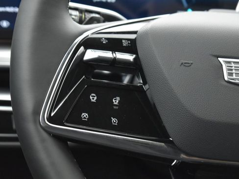 New 2026 Cadillac Lyriq Signature Sport w/ LPO, Floor Liner Package AWD/4WD image 13