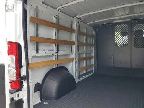 Used 2025 RAM ProMaster 2500 w/ U-Haul Equipment Group FWD image 15