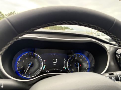 New 2026 Chrysler Pacifica Select image 15