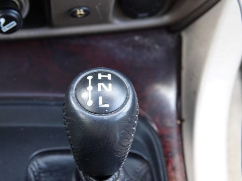 Used 2002 Toyota Land Cruiser AWD/4WD image 76