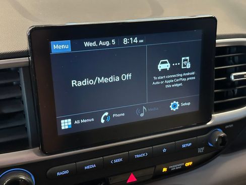 Used 2022 Hyundai Venue SEL FWD image 13