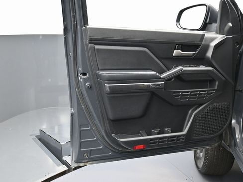 Used 2024 Toyota Tacoma TRD Sport image 37