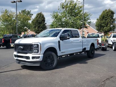 New 2026 Ford F250 Lariat w/ Black Appearance Package