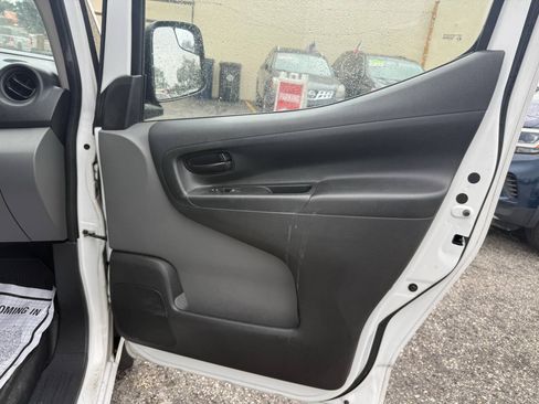Used 2020 Nissan NV200 S FWD image 23