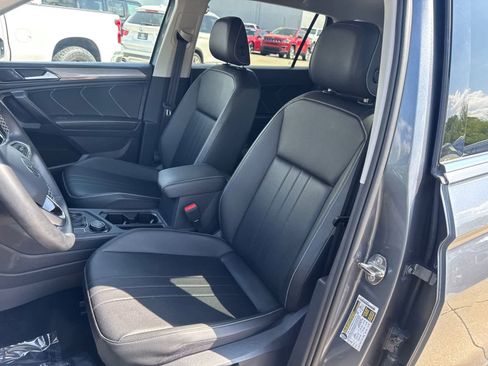 Used 2023 Volkswagen Tiguan SE AWD/4WD image 11