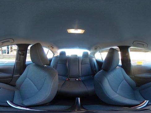 Used 2025 Toyota Corolla LE image 36