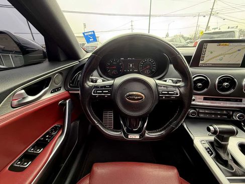 Used 2019 Kia Stinger GT1 image 16