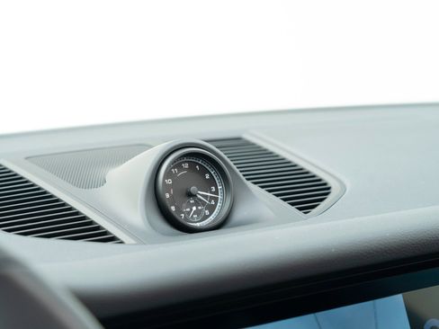 Certified 2025 Porsche Macan image 27