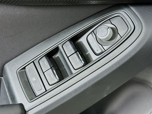 Used 2023 Subaru Crosstrek 2.0i Premium image 17