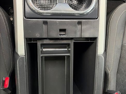 Used 2019 Nissan Titan SV w/ SV Convenience Package AWD/4WD image 25