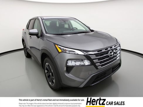 Used 2025 Nissan Rogue SV image 1