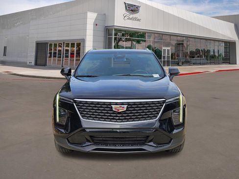 Used 2024 Cadillac XT4 Premium Luxury FWD image 2