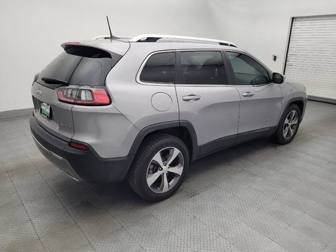 Used 2019 Jeep Cherokee Limited w/ Luxury Group FWD image 10