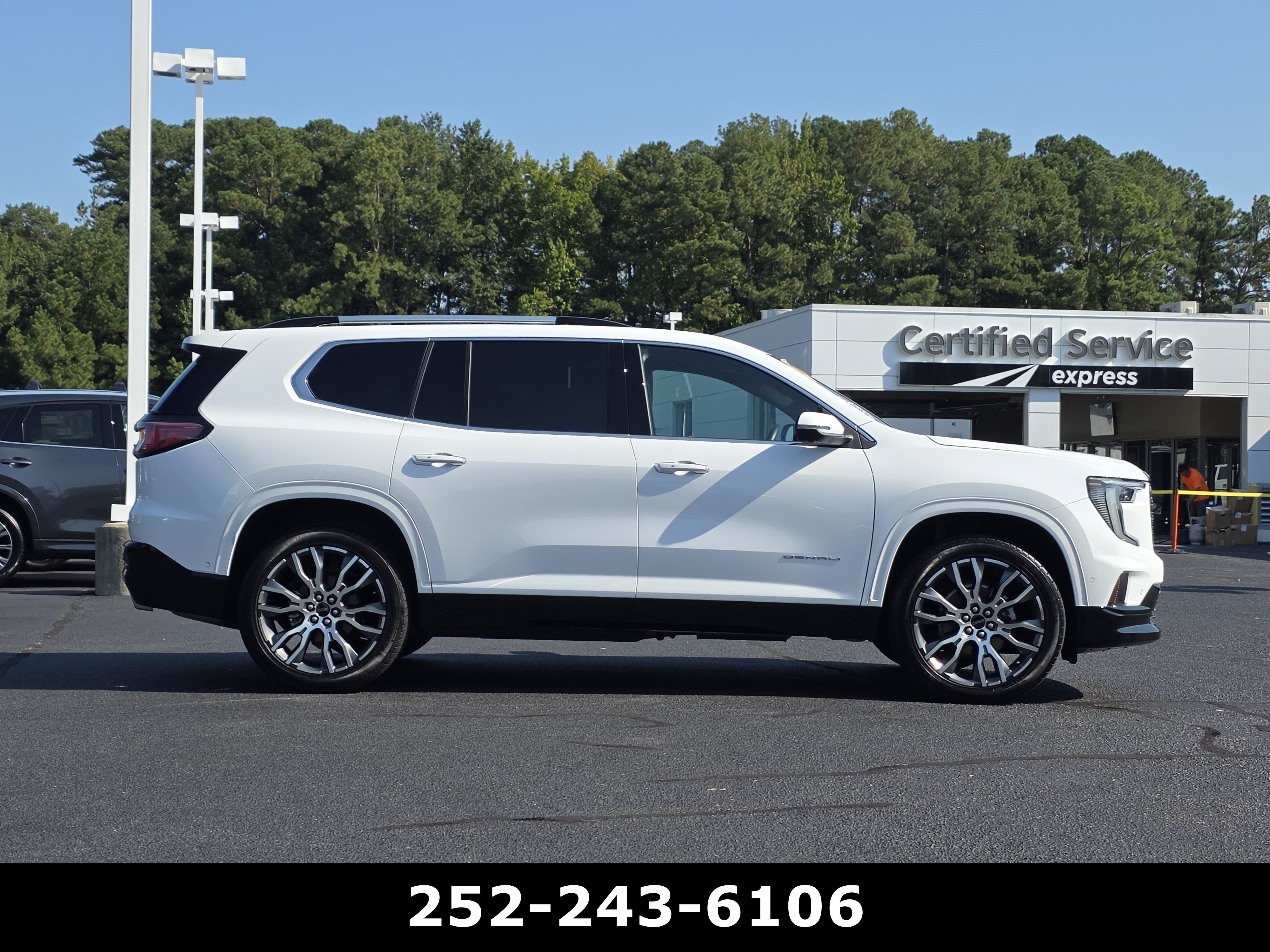 Used 2026 GMC Acadia Denali Ultimate FWD image 8