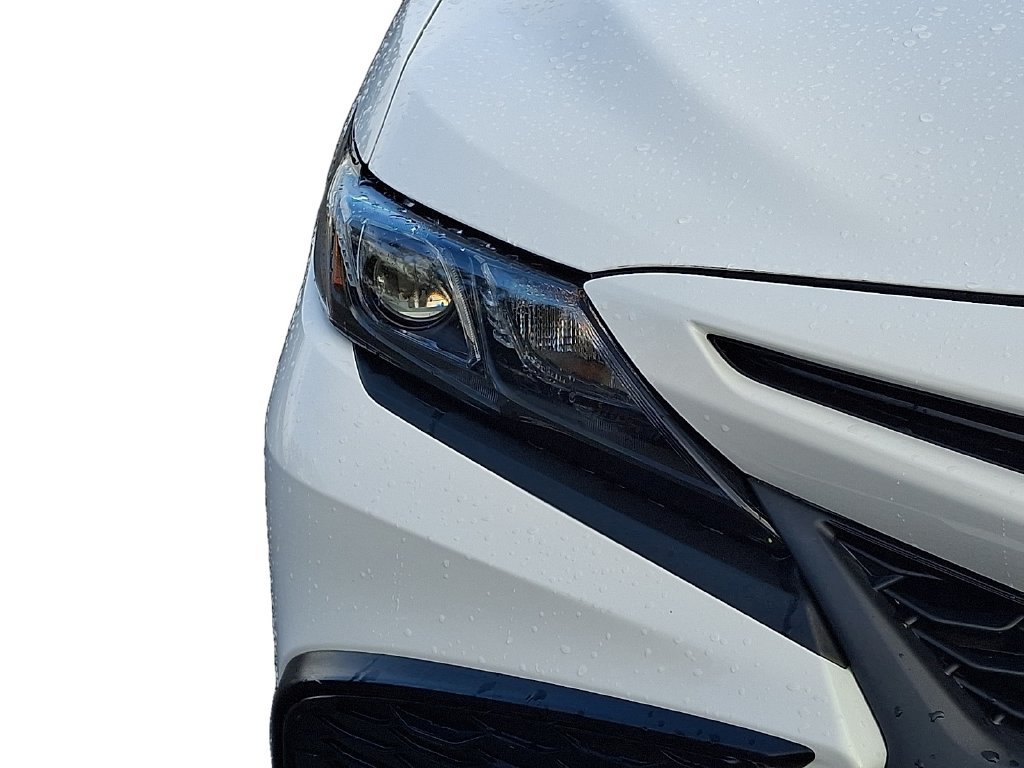 Used 2022 Toyota Camry SE FWD image 8