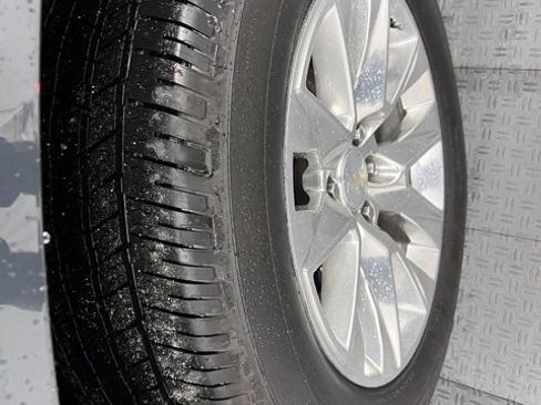 Used 2021 Chevrolet Suburban Premier w/ Premium Package image 16