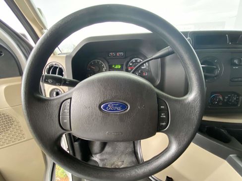 Used 2016 Ford E-450 and Econoline 450 Super Duty w/ Motorhome Prep Package image 26