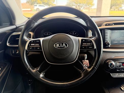 Used 2019 Kia Sorento LX w/ LX Convenience Package image 10