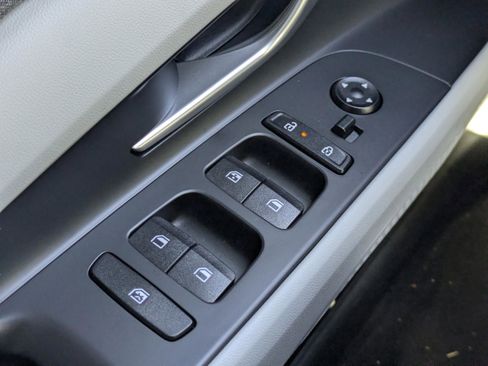 New 2026 Hyundai Elantra Limited FWD image 25