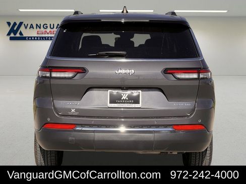 Used 2023 Jeep Grand Cherokee L Laredo image 4