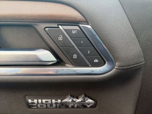 Used 2023 Chevrolet Silverado 1500 High Country w/ High Country Premium Package AWD/4WD image 19