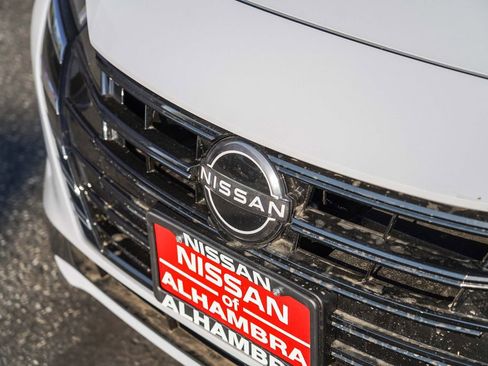 New 2025 Nissan Versa SV w/ Trunk Package image 4