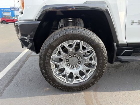 Used 2025 GMC Hummer EV 3X AWD/4WD image 12