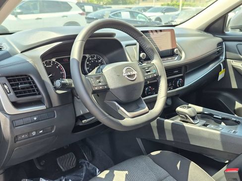 Certified 2026 Nissan Rogue SV FWD image 14