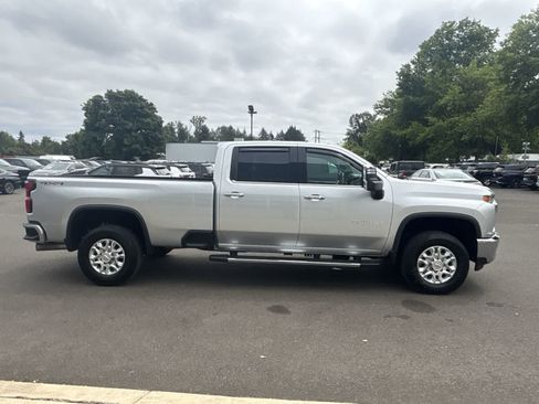 Used 2022 Chevrolet Silverado 3500 LTZ AWD/4WD image 6