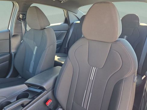 Used 2025 Hyundai Elantra Sport image 14