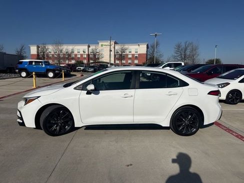 Used 2026 Toyota Corolla SE image 5