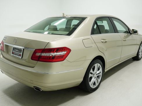 Used 2011 Mercedes-Benz E 350 Sedan image 4