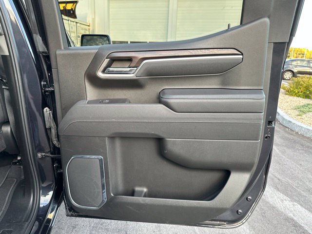 Used 2025 GMC Sierra 1500 SLT AWD/4WD image 13