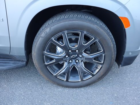 Used 2024 Chevrolet Suburban High Country w/ Advanced Technology Package image 43