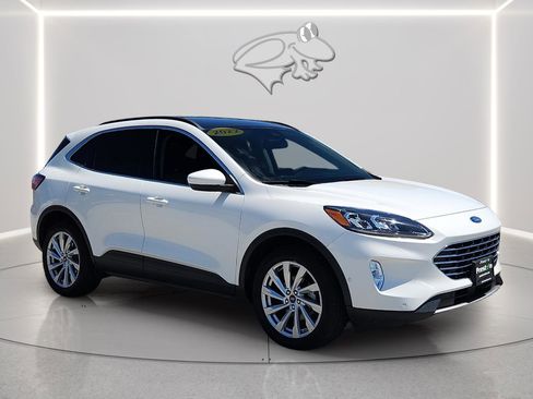 Certified 2022 Ford Escape Titanium w/ Titanium Elite Package AWD/4WD image 6