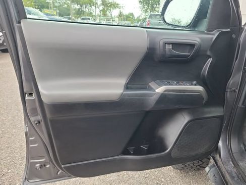 Used 2022 Toyota Tacoma SR5 w/ Technology Package RWD image 20
