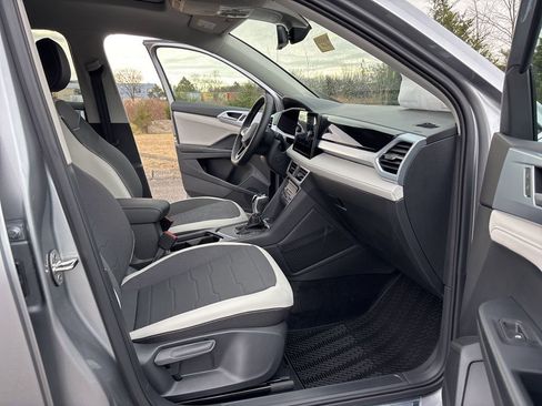 New 2026 Volkswagen Taos SE image 22