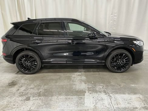 Used 2023 Lincoln Corsair Reserve w/ Equipment Group 201A image 2