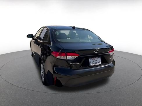 Used 2025 Toyota Corolla LE FWD image 11