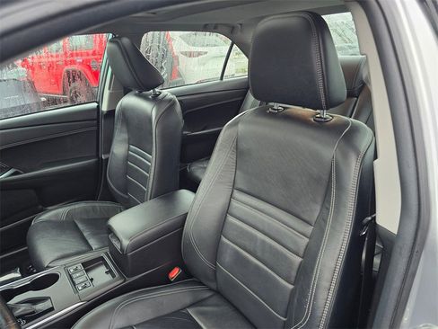 Used 2016 Toyota Camry XLE image 21