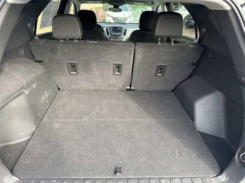Used 2022 Chevrolet Equinox LS w/ LS Convenience Package image 24
