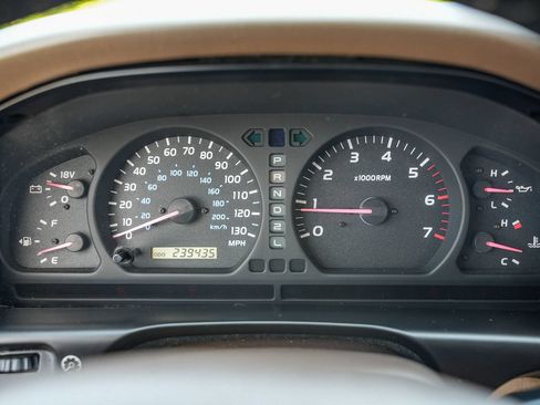 Used 2001 Toyota Land Cruiser AWD/4WD image 23